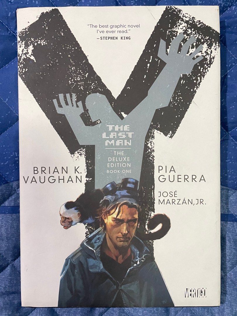 Y The Last Man Deluxe Edition Volume 1 (Category: Comics & Manga) located in Pasig City. Submitted by jrl17 (Listing ID 1216024633, Image 1). Description: Read once, minor shelf wear.