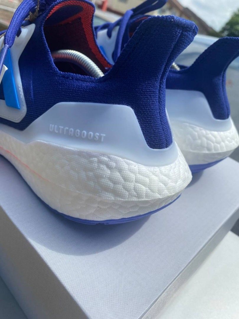 Ultra boost 4.0 blue sales heel