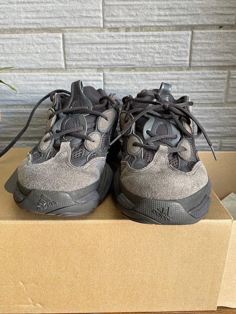 Adidas yeezy 500 炭黑黑US8.5 26.5cm 附原廠盒, 他的時尚, 鞋, 運動鞋