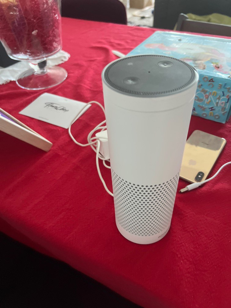 Amazon Alexa White USA plug., TV & Home Appliances, TV & Entertainment, Entertainment Systems