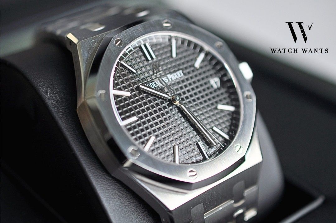 ap 15500 black dial