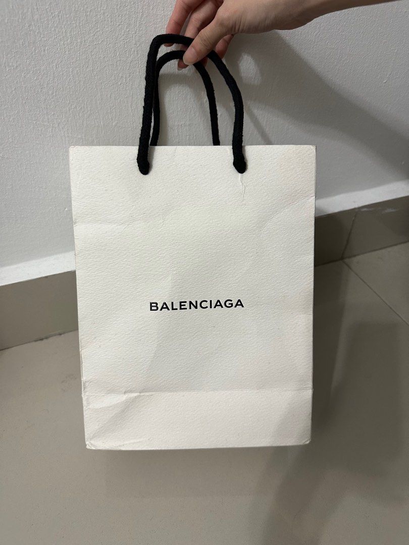Cập nhật 58+ về balenciaga paper bag tote mới nhất - cdgdbentre.edu.vn