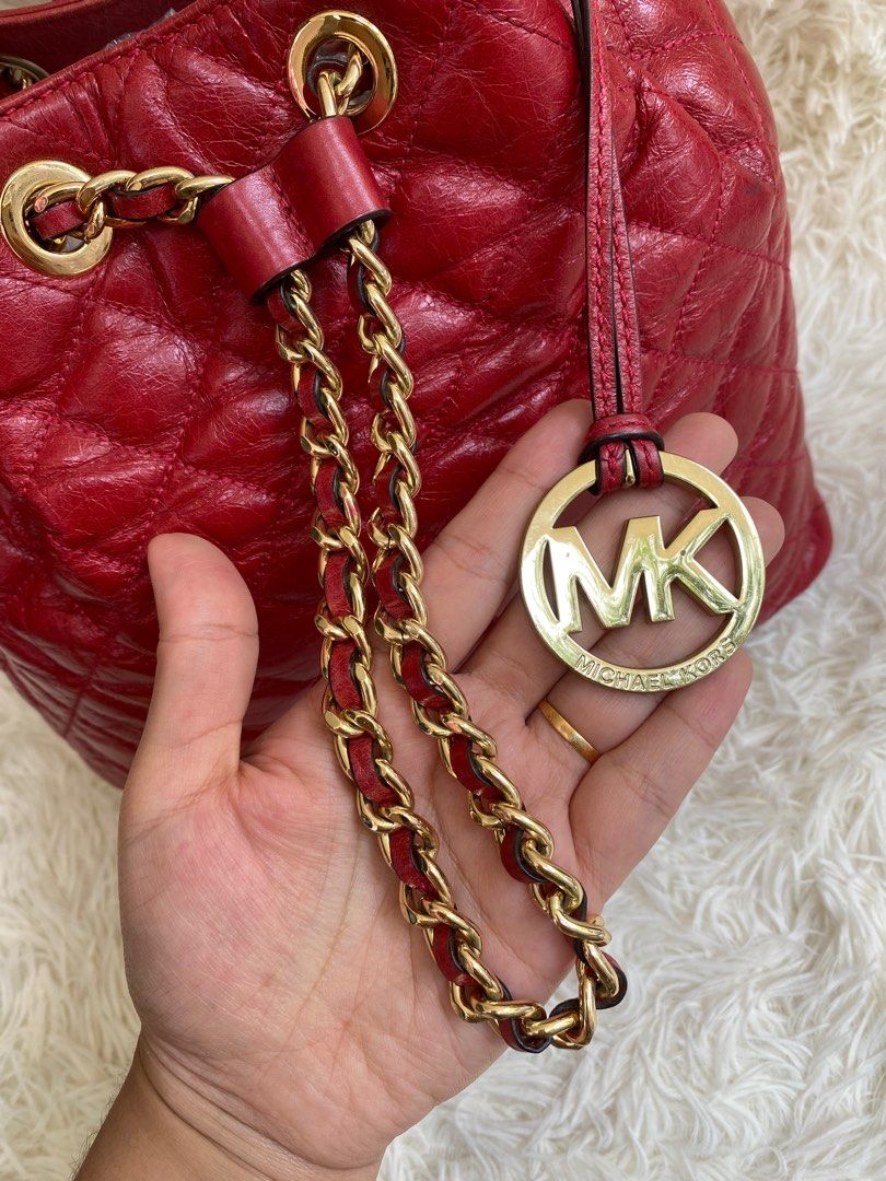 PO: 💯 authentic Michael Kors Suri medium bucket bag quilted, Women's  Fashion, Bags & Wallets, Cross-body Bags on Carousell