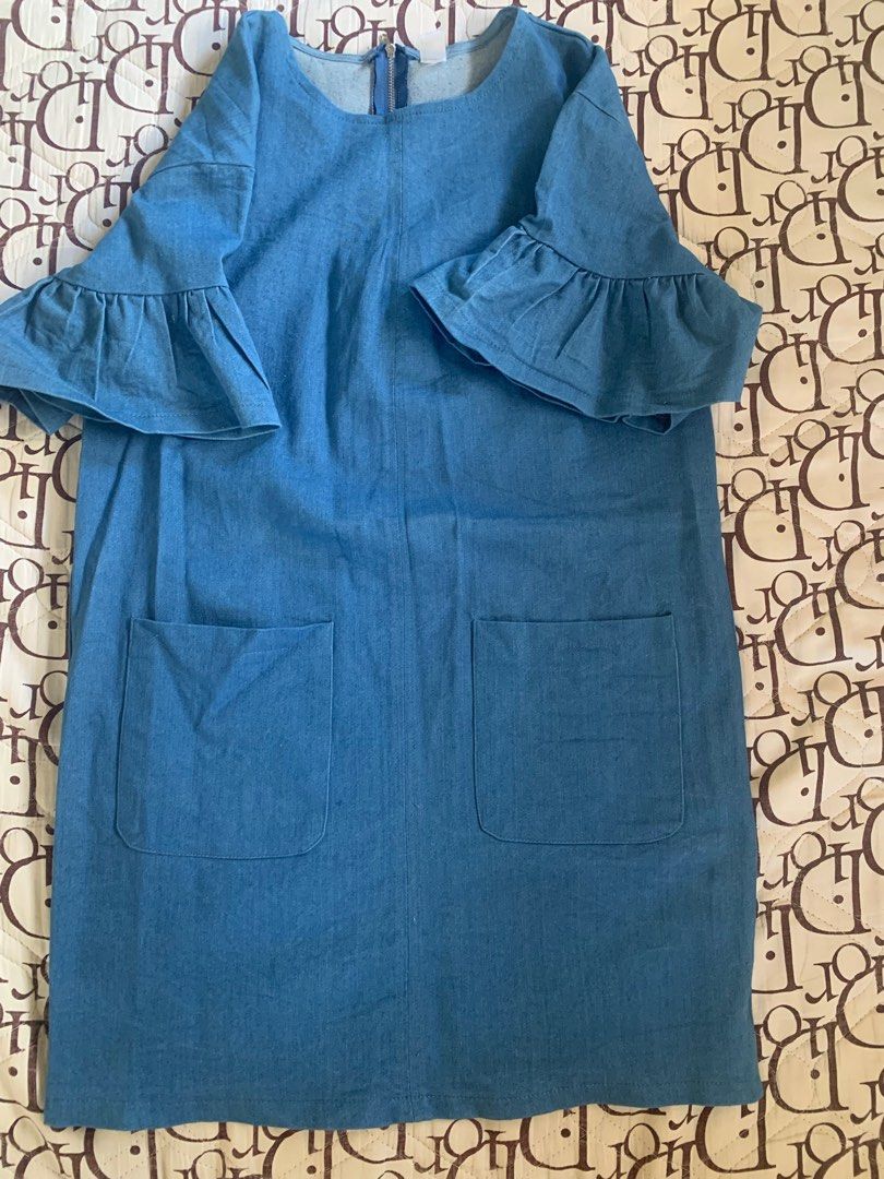 Bayo Denim Dress (Category: Dresses) located in Paranaque City. Submitted by aingrso (Listing ID 1216066842, Image 1). Description: 👗decluttering 👗worn twice 👗bought at 1k+, selling at 700 👗price negotiable.