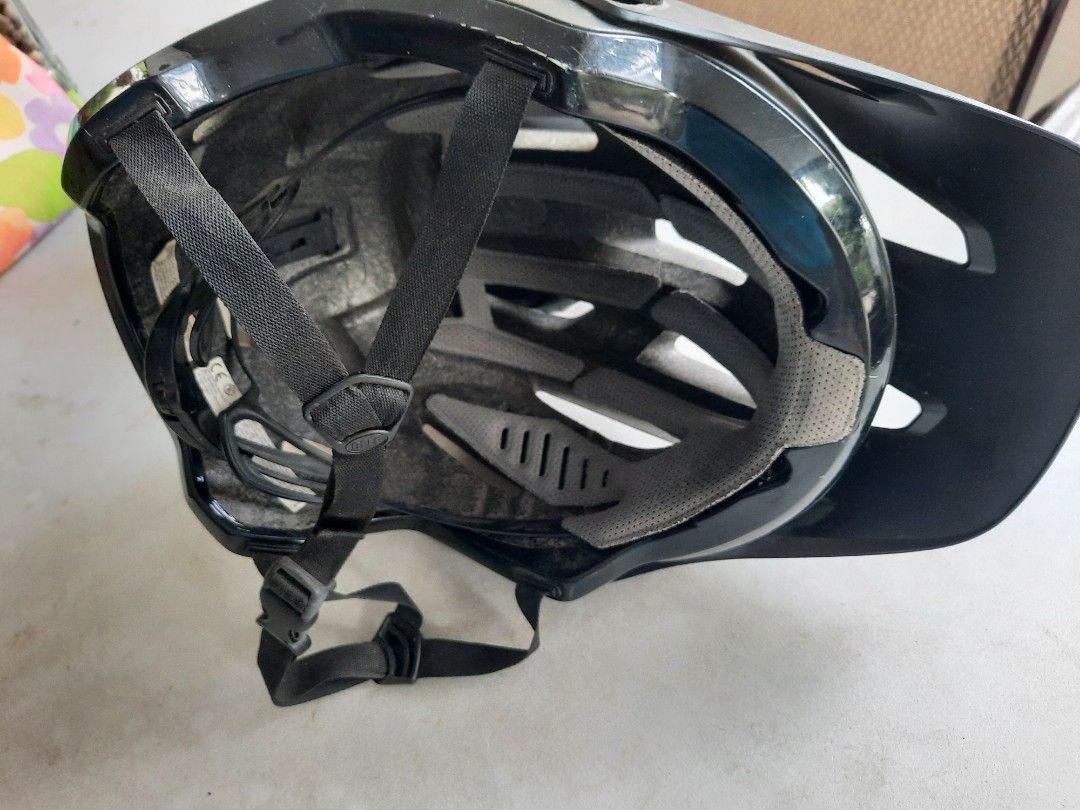 Bell cycling helmet, Sports Equipment, Bicycles & Parts, Bicycles on