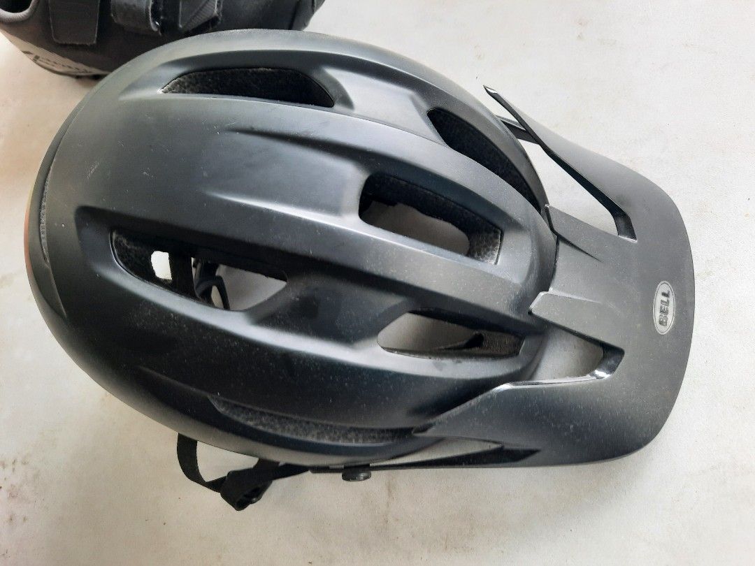 Bell cycling helmet, Sports Equipment, Bicycles & Parts, Bicycles on