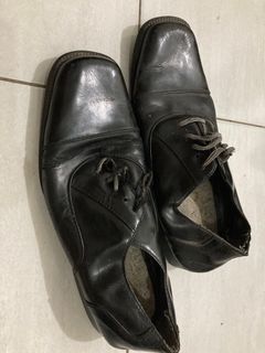 Black shoes ori