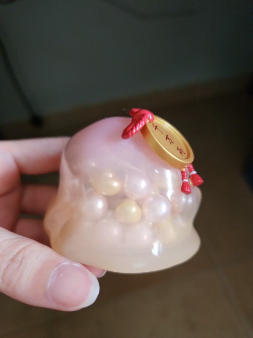 Bubble Egg (Category: Designer & Blind Box Toys) located in Singapore. Submitted by myramoons (Listing ID 1216087039, Image 2). Description: with box and card Meetups: Purple line/Red line other places open to nego.