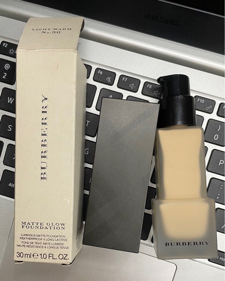 Burberry Matte Glow Liquid Foundation, Beauty & Personal Care, Face, Makeup  on Carousell