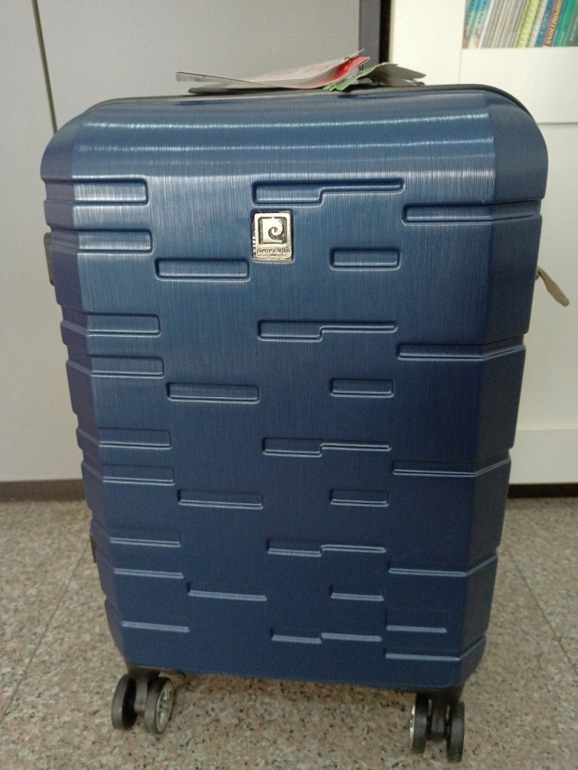 Pierre Cardin Cabin size luggage with 5 years warrantty Hobbies