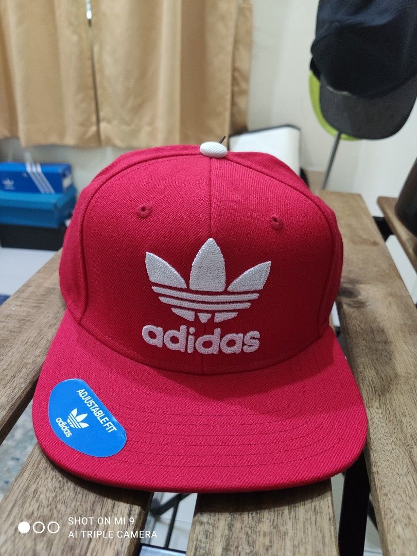 Snapback on sale trefoil cap