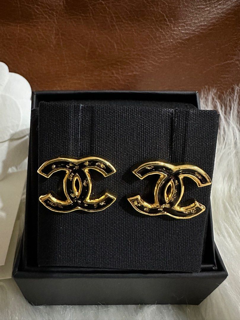 Chanel 23C cc logo earrings, Luxury, Accessories on Carousell