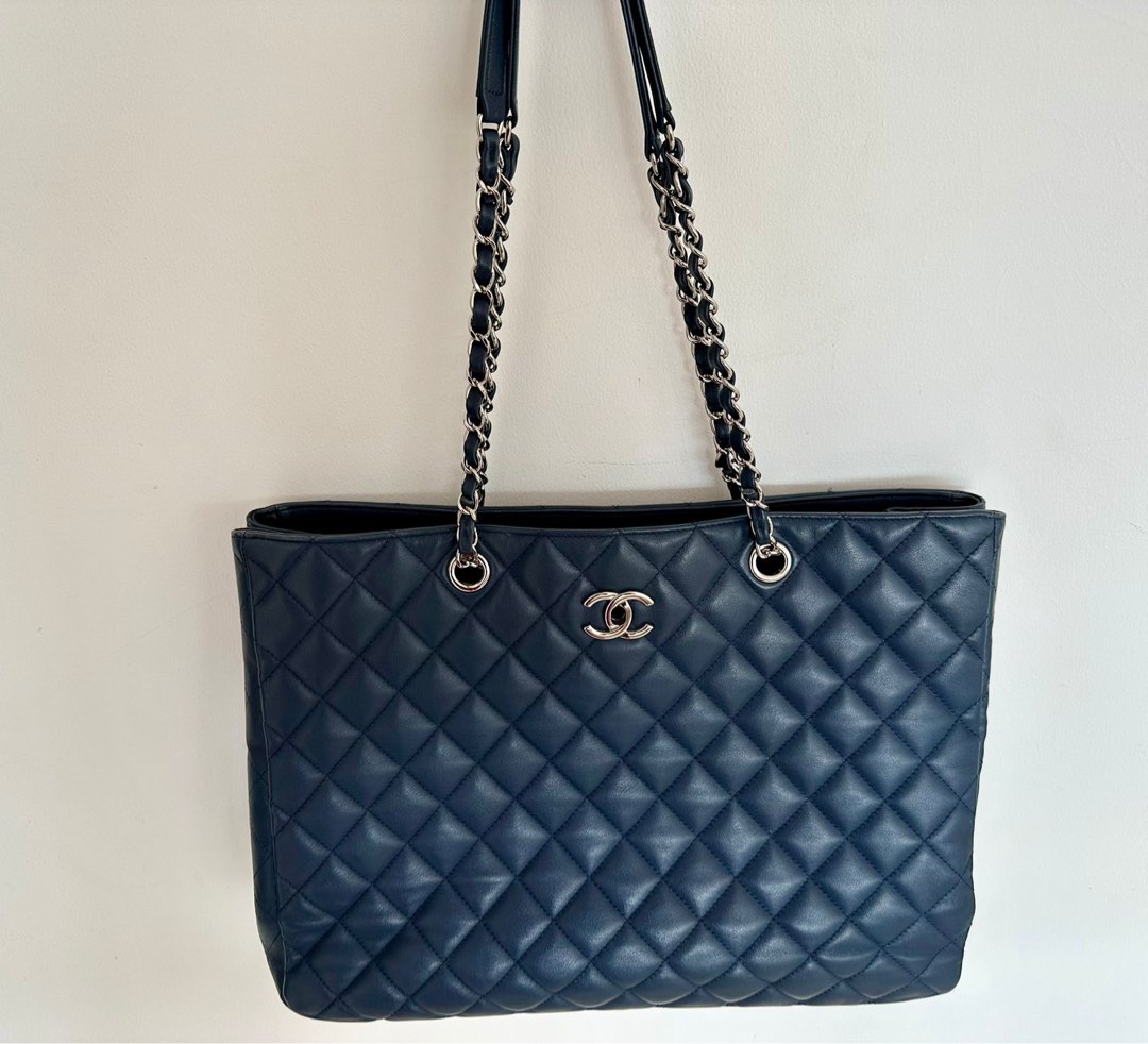 Chanel Shopping Bag Tote 22 th 2016, Barang Mewah, Tas & Dompet di