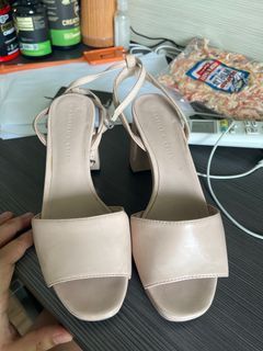 Charles and keith heels size 35