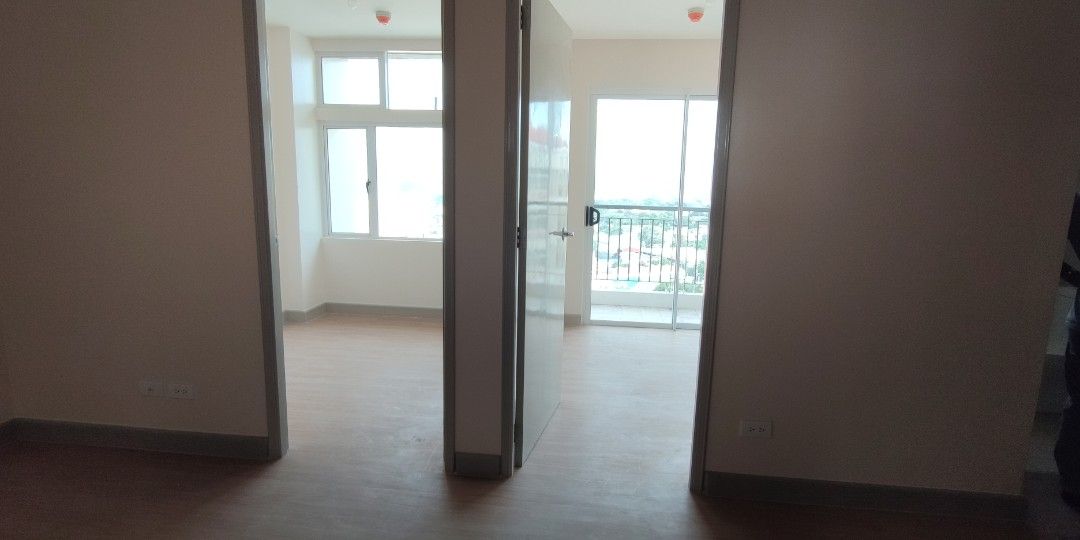 Condominium in Manila Peninsula garden midtown homes near robinson otis