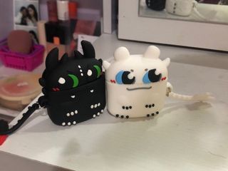 Couple Airpods case SET toothless and white