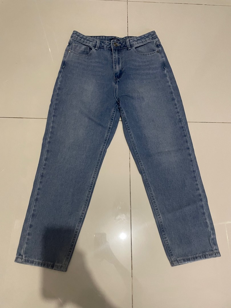 Crissa jeans, Women's Fashion, Bottoms, Jeans on Carousell