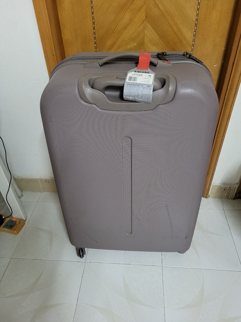 Delsey 30 INCH Luggage ,Four wheel,30kilos, 興趣及遊戲, 旅行, 旅遊 行李箱
