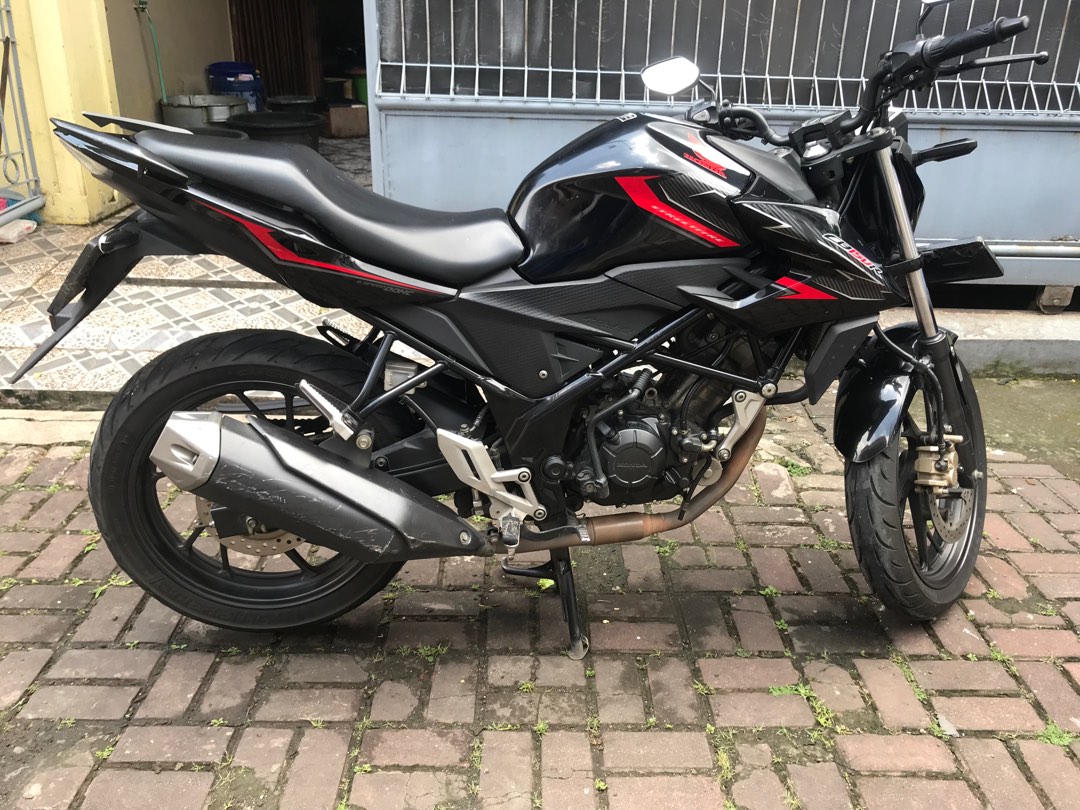 DIJUAL HONDA CB150R BLACK 2018 Motor di Carousell