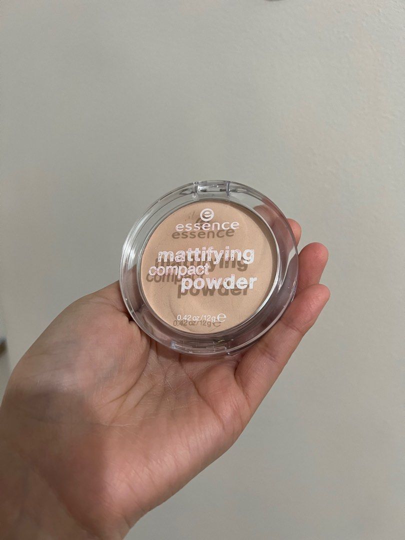 Essence Mattifying Compact Power 11 Pastel Beige, Beauty & Personal
