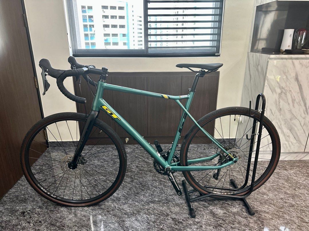 GT Grade Expert Gravel Bike 2022