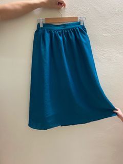 GU green blue long skirt size M