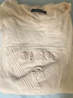 Guess粉色上衣