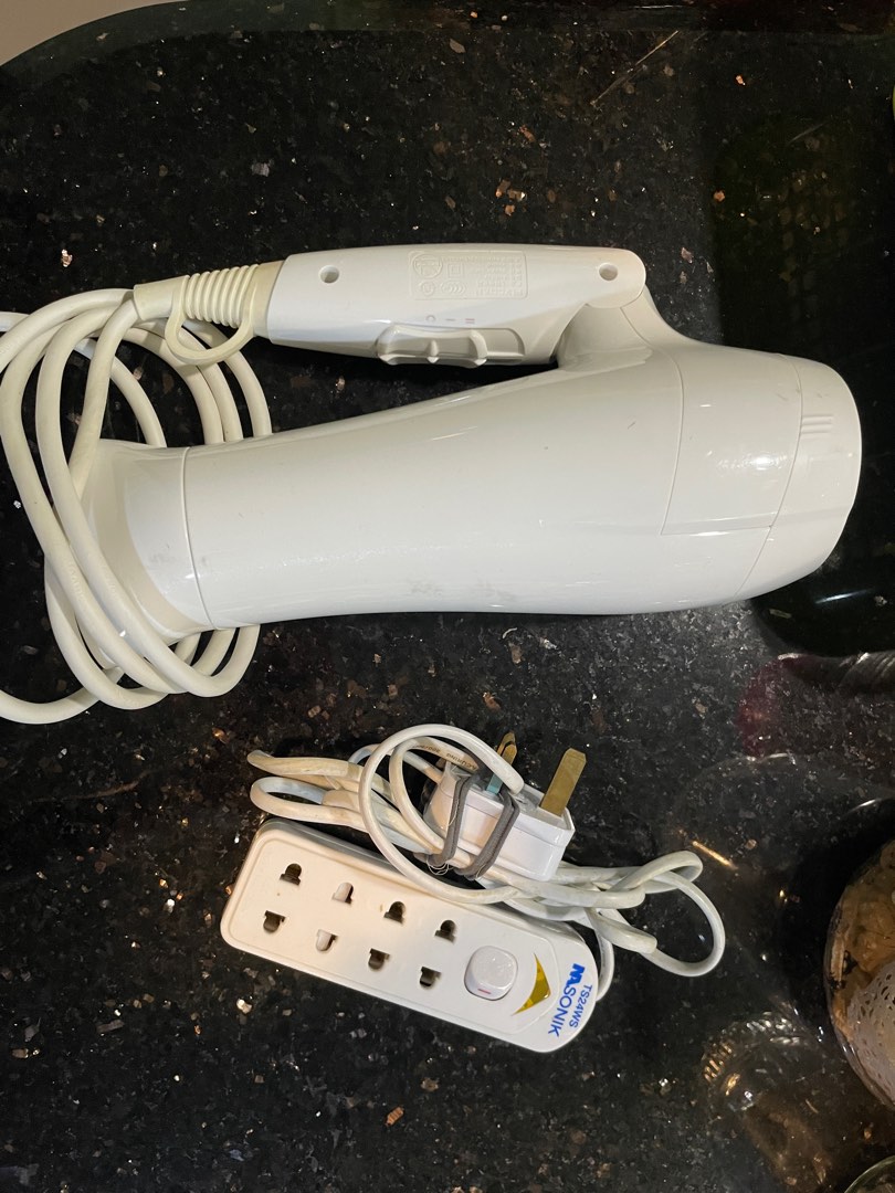 hair dryer, Beauty & Personal Care, Hair on Carousell