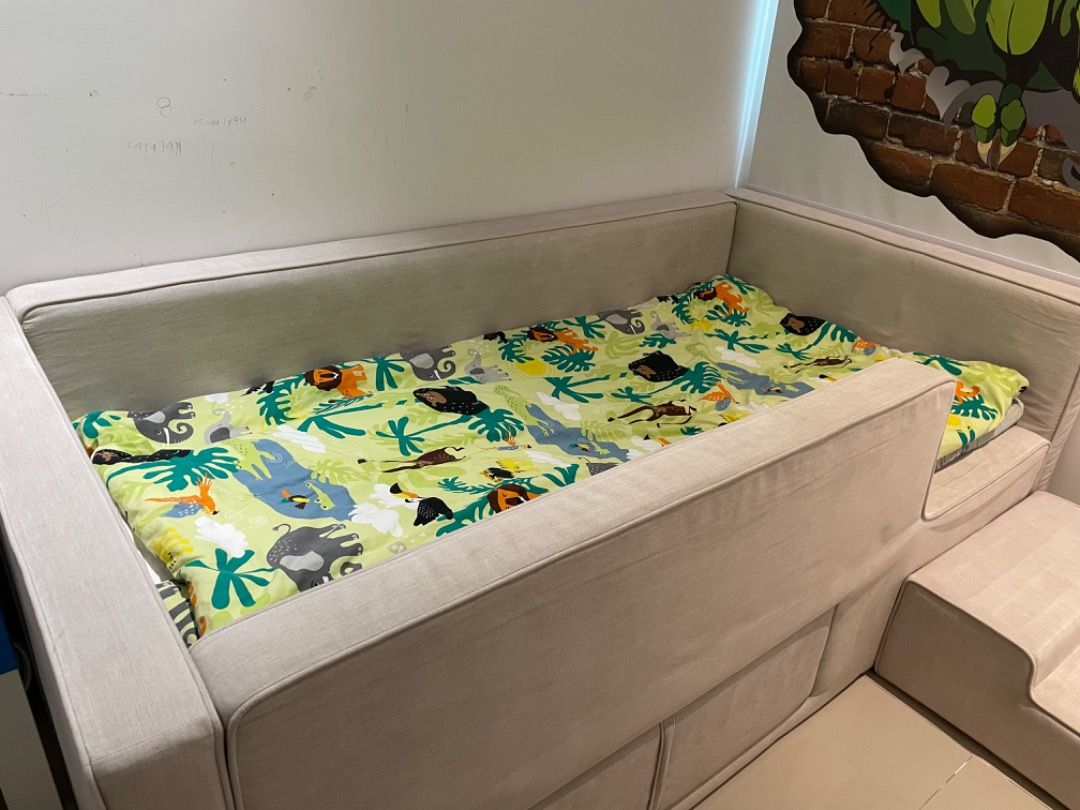 Harvey Norman children bedframe, Furniture & Home Living, Bedding