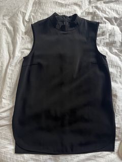 (Category: ) located in . Submitted by inthewardrobe (Listing ID 1216159848, Image 1). Description: .