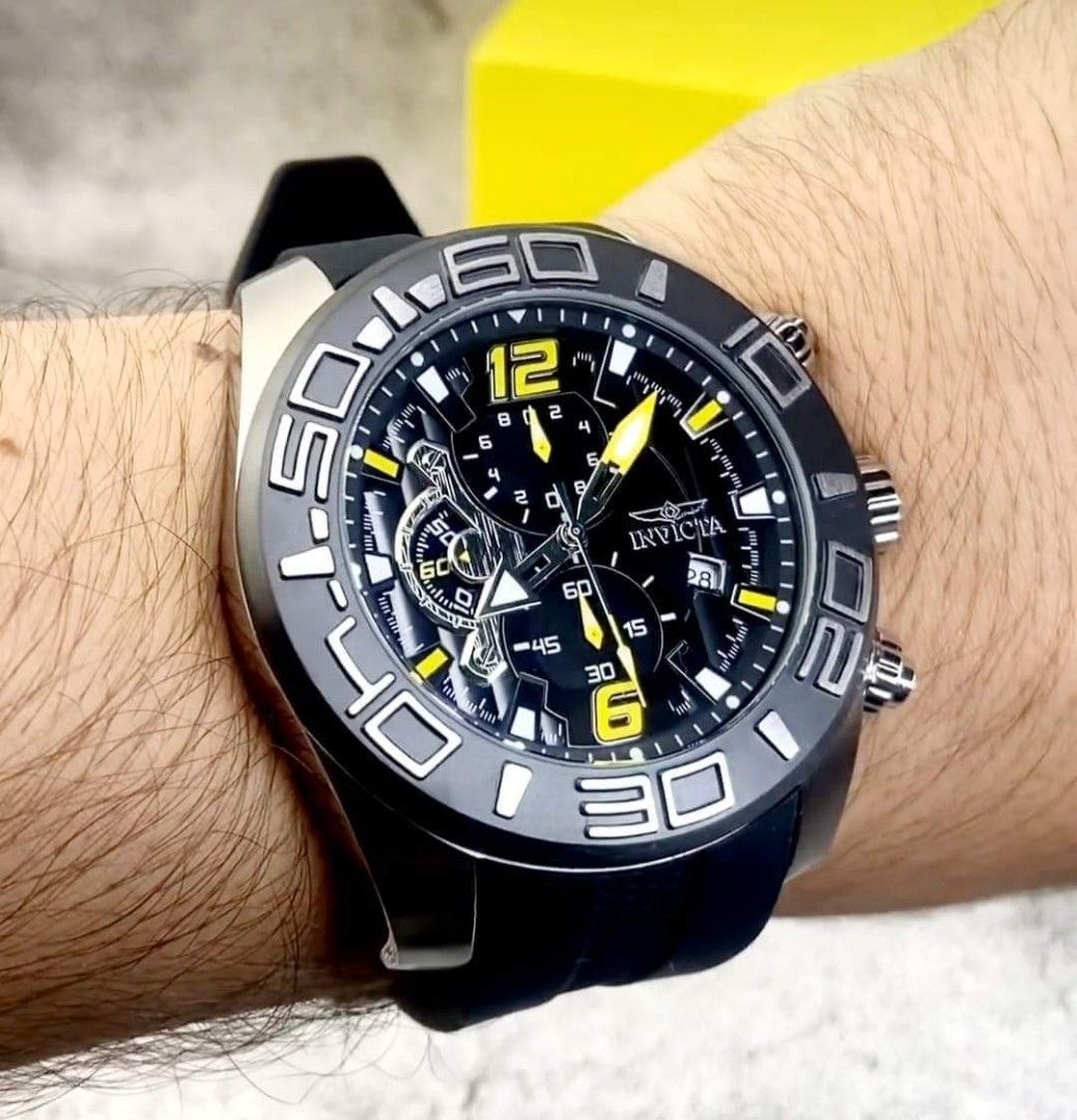Invicta 22809 top