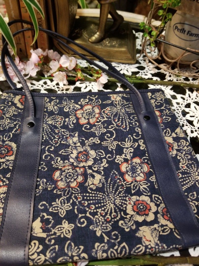 Japan vintage Traditional look tote bag (Category: Tote Bags) located in Kuala Lumpur. Submitted by Reosp1822 (Listing ID 1216205713, Image 2). Description: .