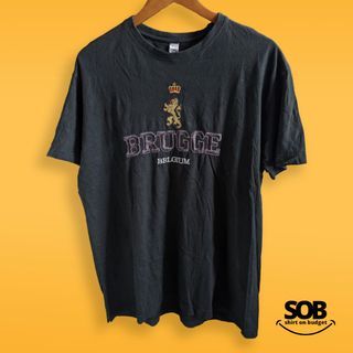 Kaos baju t-shirt cowok cewek Brugee Belgium
•Size: L (P71XL52)
•Kondisi: 8/10