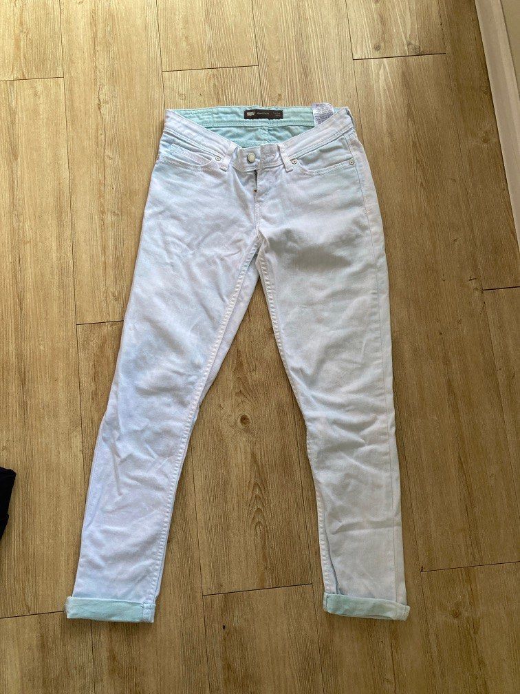 Levis Demi curve low rise skinny jeans, Women's Fashion, Bottoms, Jeans &  Leggings on Carousell