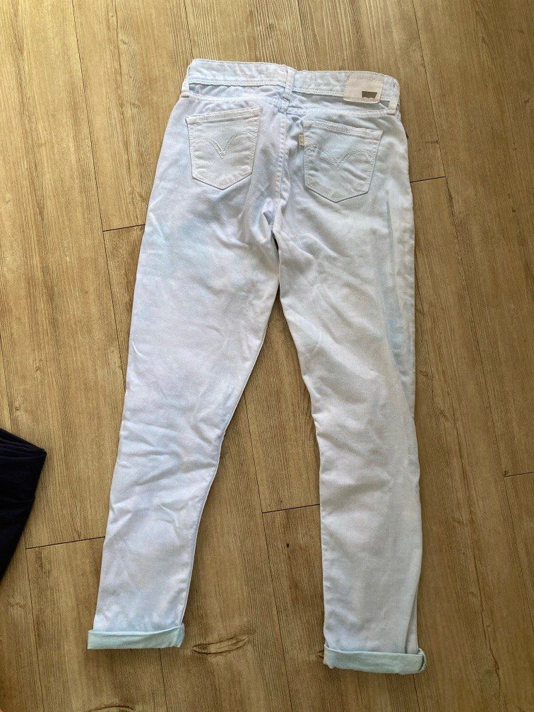 Levis Demi curve low rise skinny jeans, Women's Fashion, Bottoms, Jeans &  Leggings on Carousell