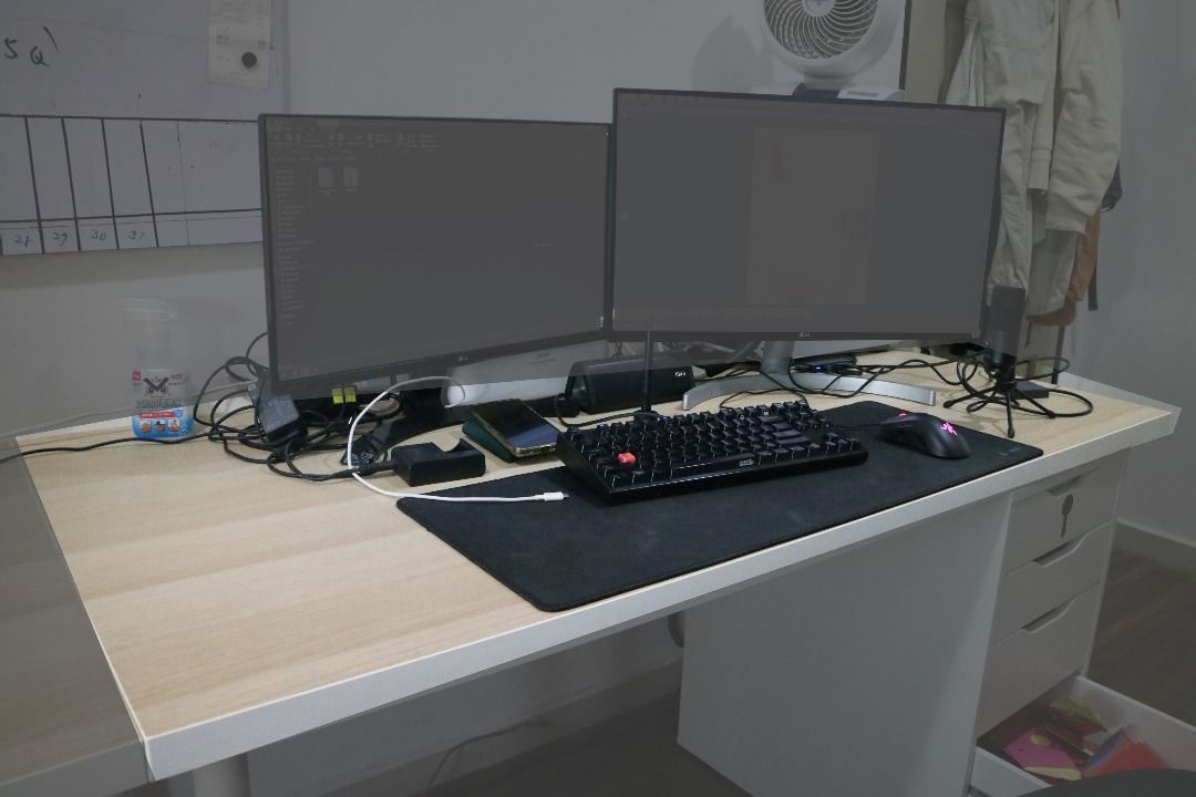 (Like New) IKEA Linnmon/Adils Tabletop / Gaming / Computer Desk / Home