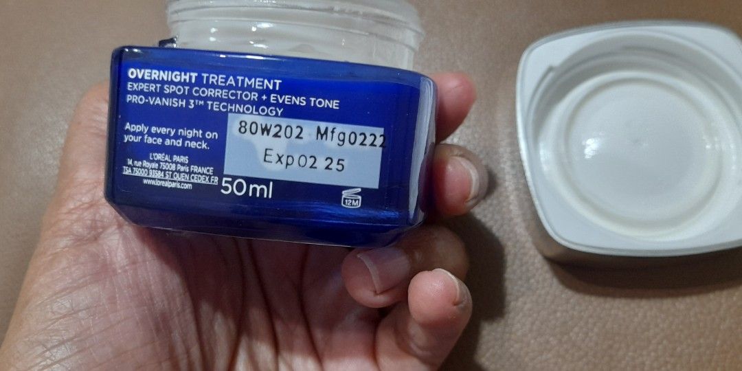 L'OREAL Aura Perfect Clinical Overnight Treatment (Kategori: Kulit, Sabun & Tubuh) berada di Tangerang. Dikirim oleh malalapreloved (ID iklan 1216187001, Gambar 3). Deskripsi: Baru dipake bbrp kali, tapi wajah sedang dalam perawatan dokter.. Enak dipakainya malam hari, keesokan harinya wajah cerah dan kenyal.. Best seller bgt! Beli langsung di official store tokped yaa, exp date masih 2025. No Box..