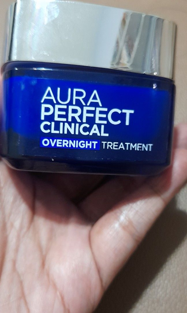 L'OREAL Aura Perfect Clinical Overnight Treatment (Kategori: Kulit, Sabun & Tubuh) berada di Tangerang. Dikirim oleh malalapreloved (ID iklan 1216187001, Gambar 1). Deskripsi: Baru dipake bbrp kali, tapi wajah sedang dalam perawatan dokter.. Enak dipakainya malam hari, keesokan harinya wajah cerah dan kenyal.. Best seller bgt! Beli langsung di official store tokped yaa, exp date masih 2025. No Box..