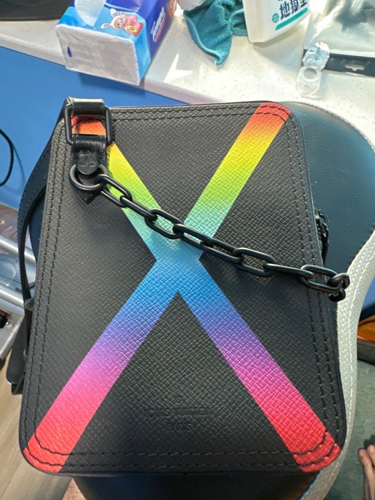 Louis Vuitton Pre-owned Danube Rainbow Messenger Bag - Black