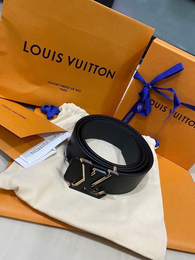 Louis Vuitton LV Shake 40mm Reversible Belt Grey + Cowhide. Size 110 cm
