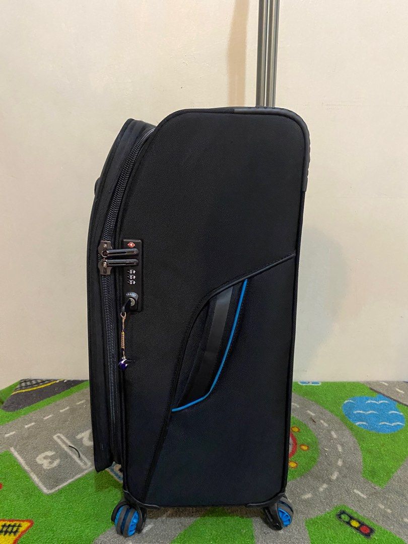 Luggage (Samsonite) brand from Japan with Key TSA approved and
