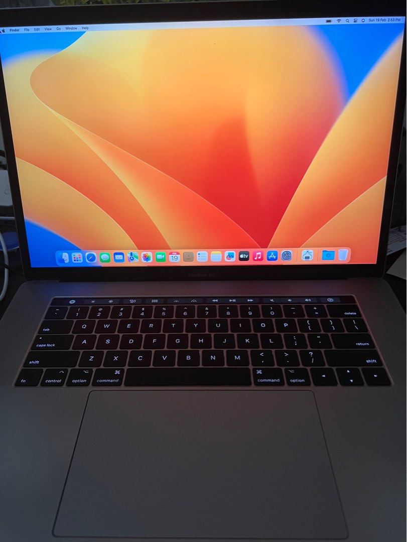 MacBook Pro A1707 15-inch with Touch Bar 2.8Ghz i7, 16 GB Ram, 500 SSD ...