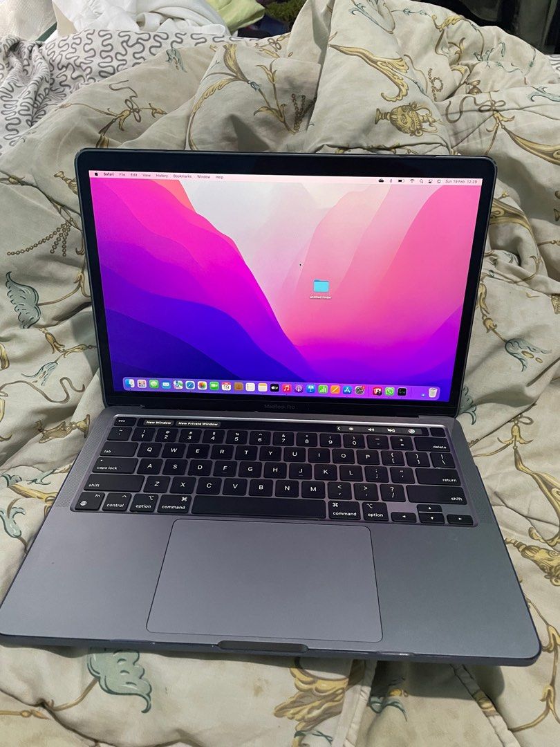 Macbook pro M1 2020 on Carousell