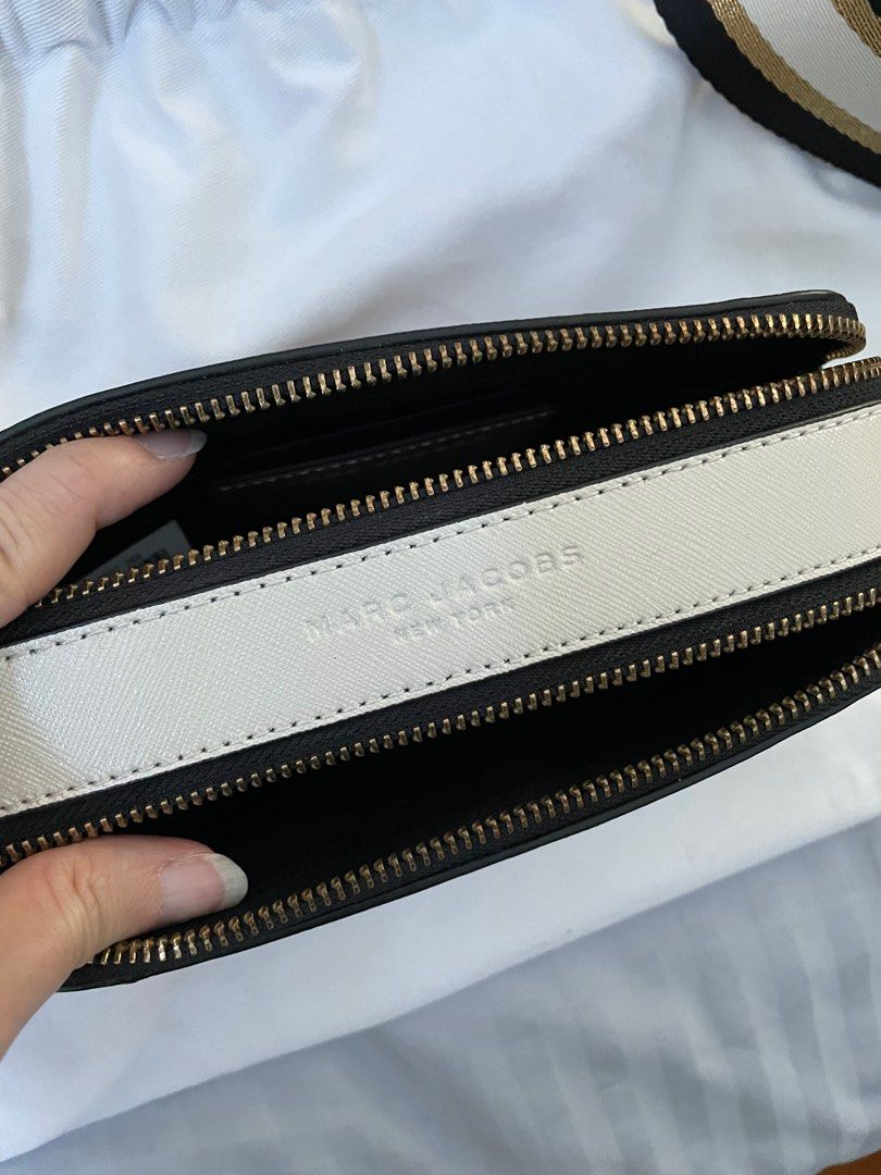 Authentic Marc Jacobs Snapshot Camera Bag, Women's Fashion, Bags