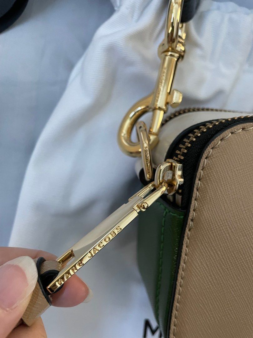 Authentic Marc Jacobs Snapshot Camera Bag, Women's Fashion, Bags