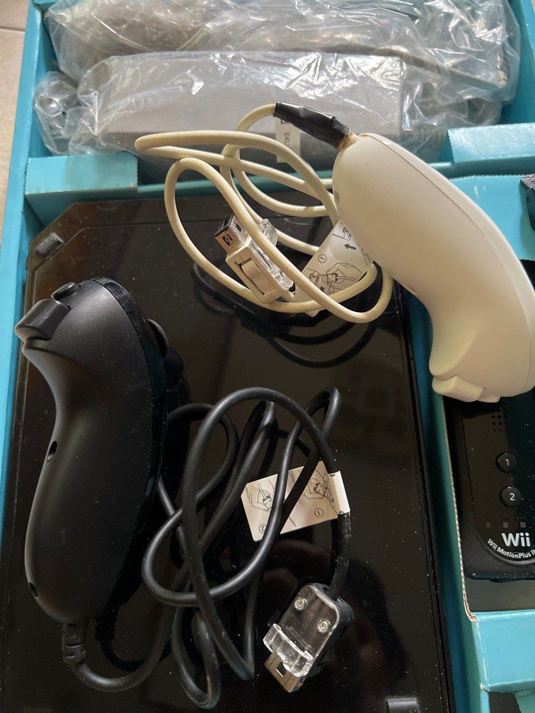 Mario Kart Wii + Games, Hobbies & Toys, Toys & Games on Carousell