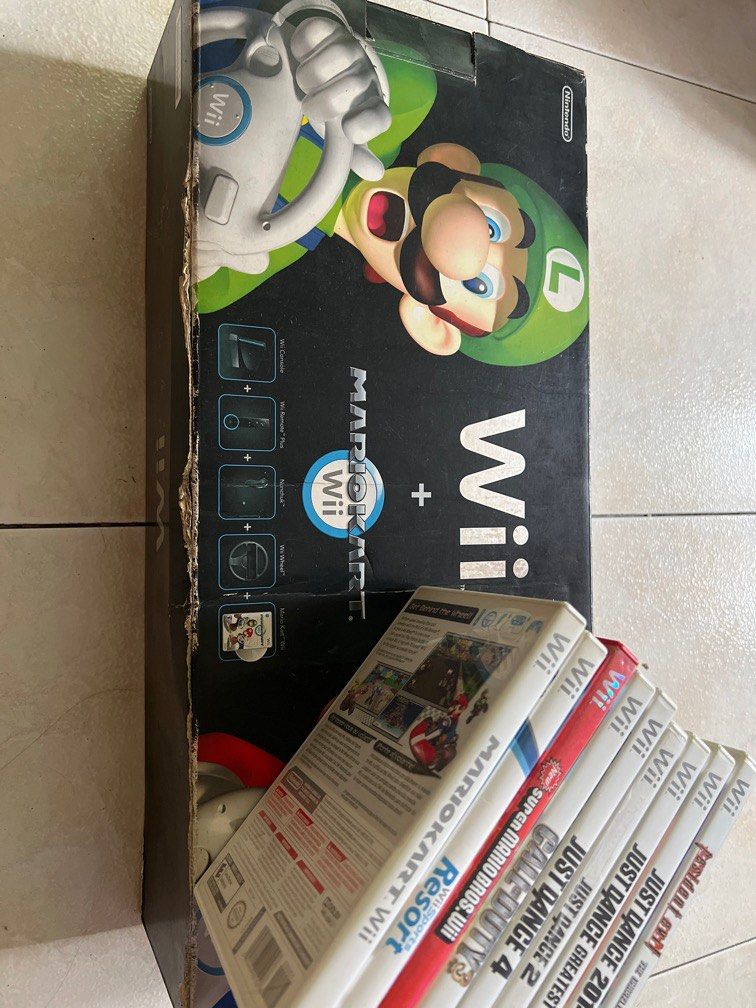 Mario Kart Wii + Games, Hobbies & Toys, Toys & Games on Carousell