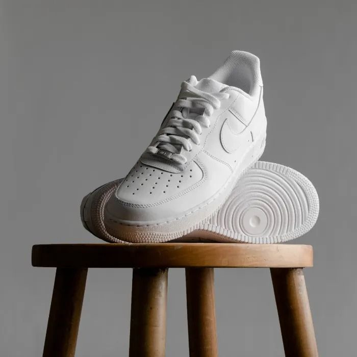 White nike air clearance force ones mens