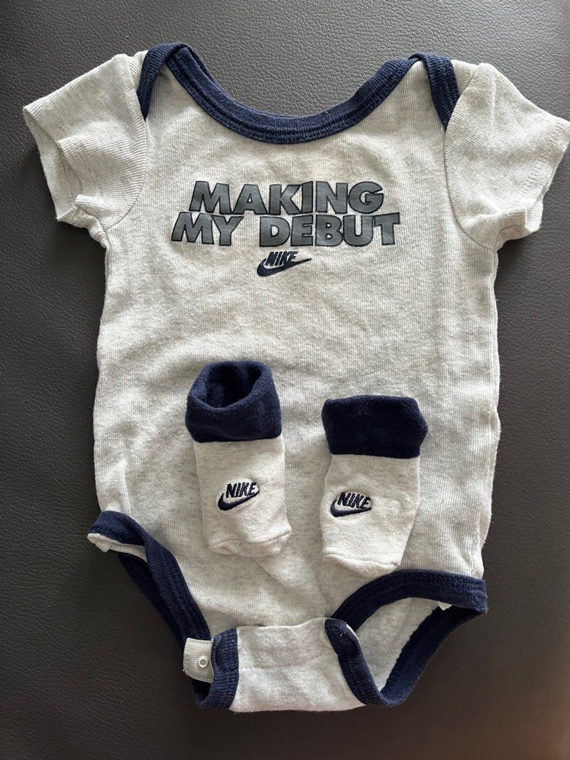 Nike onesie best sale for newborn boy