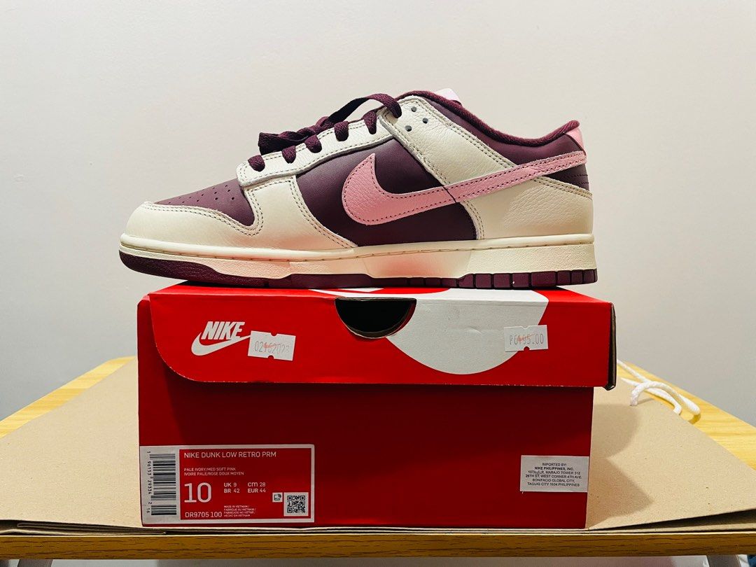 valentines nike dunk